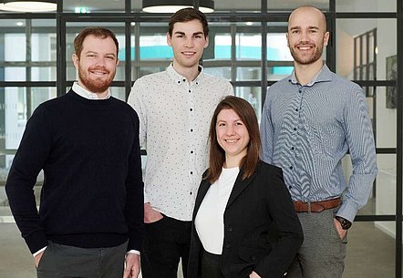 Das Gründungsteam des Roboters "Berry": Dominik Feiden, Marian Bolz, Hannah Brown, Mario Schäfer (von links nach rechts).