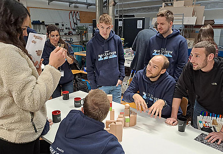 Gruppendiskussion beim Makeathon