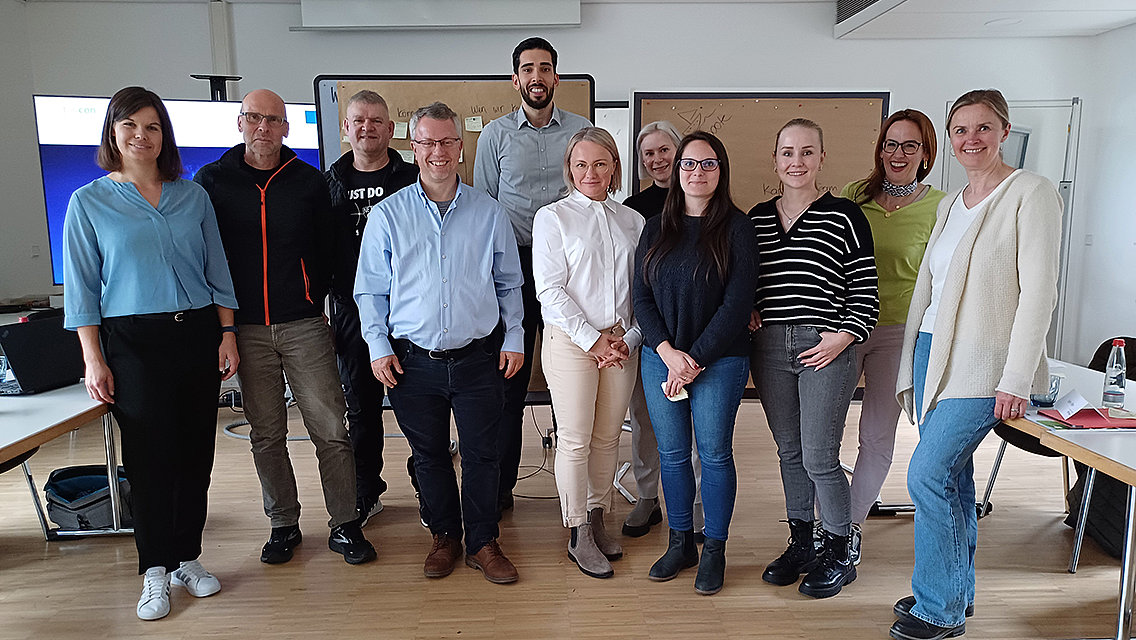 Teilnehmende des Kurses beim Kick-off